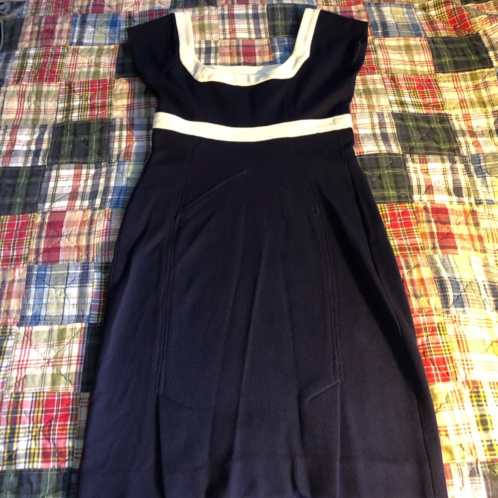 Vintage Diane Von Furstenberg Dress, Size 6 - Picture 2 of 4